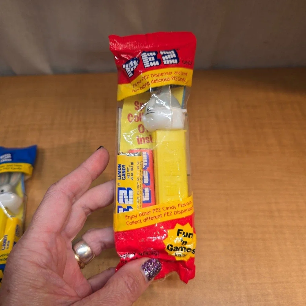 Bugs Bunny Yellow Pez‎ Candy Dispenser - New Old Stock
